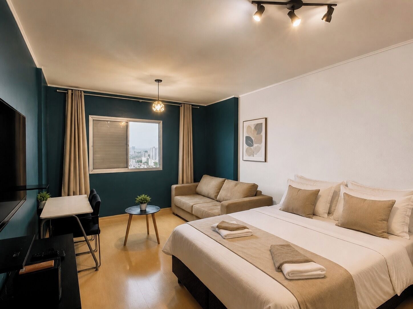 1 habitación, tabla de planchar con plancha, wifi y ropa de cama 