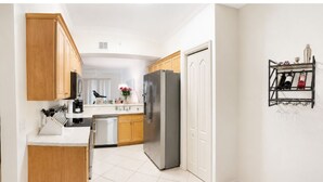 Unclassified image, 5 of 11, button - Wake Up to Sunshine in This Beautiful 2bed/2Bath Southwest Florida Condo! (Fort Myers)