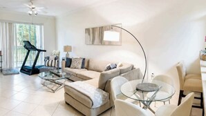 Unclassified image, 4 of 11, button - Wake Up to Sunshine in This Beautiful 2bed/2Bath Southwest Florida Condo! (Fort Myers)