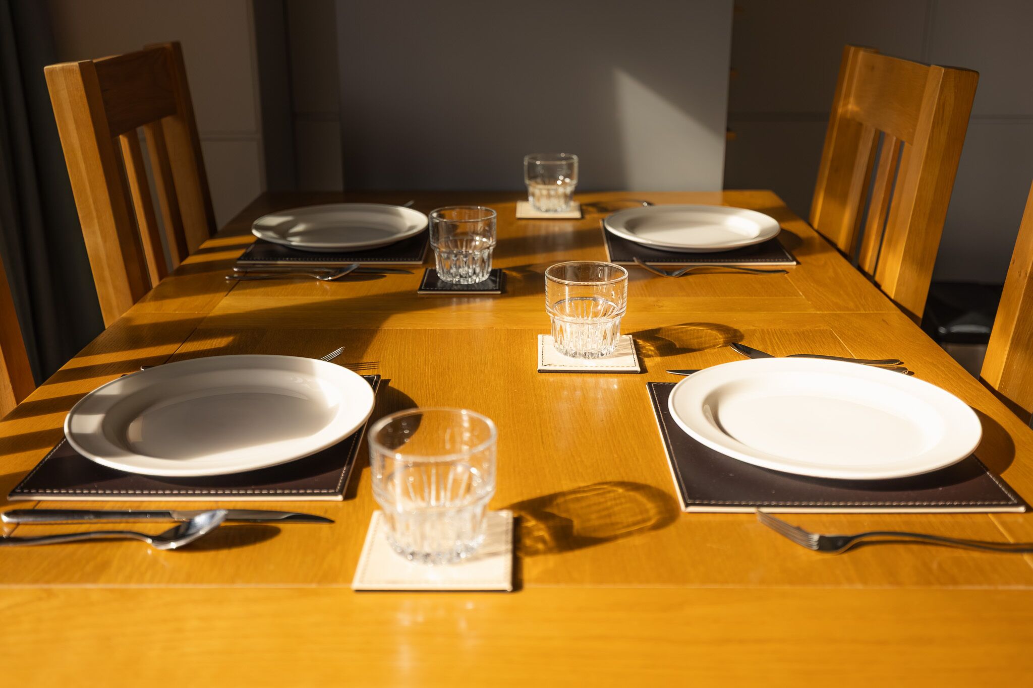Superior Cabin, Private Bathroom | Dining