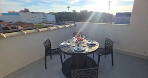 Deluxe Studio Suite, Mountain View | Terrace/patio