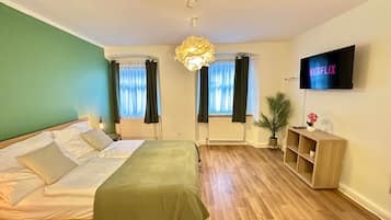 1 dormitorio, escritorio, tabla de planchar con plancha y wifi gratis