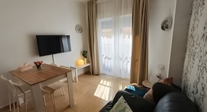 TV - Apartment 'Infiniti' with Wi-Fi and Air Conditioning (Garrucha)