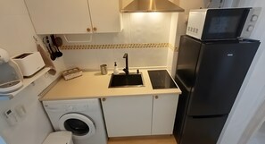 Private kitchen - Apartment 'Infiniti' with Wi-Fi and Air Conditioning (Garrucha)