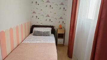 2 bedrooms, WiFi, bed sheets
