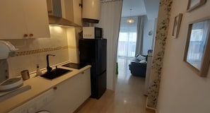 Coffee/tea maker, fridge, microwave, stovetop - Apartment 'Infiniti' with Wi-Fi and Air Conditioning (Garrucha)