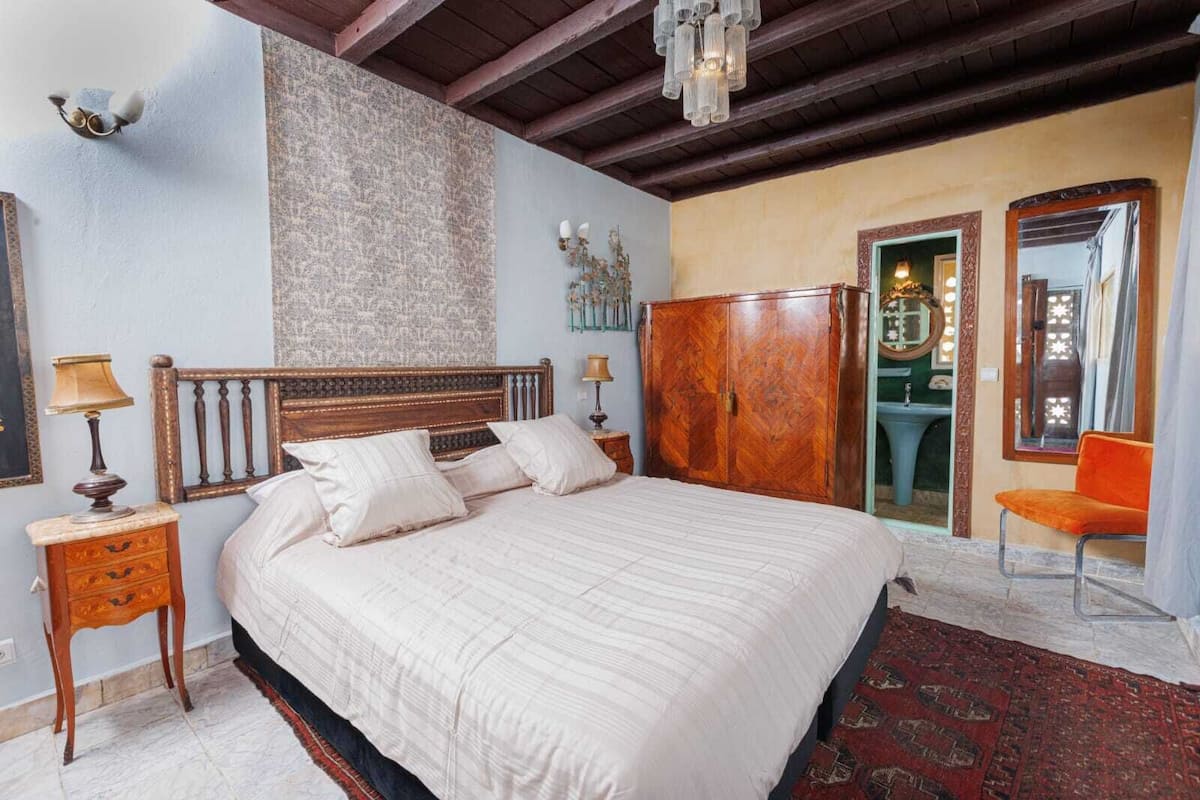 Chambre Double Deluxe, balcon, vue cour intérieure | Coffres-forts dans les chambres, chambres insonorisées