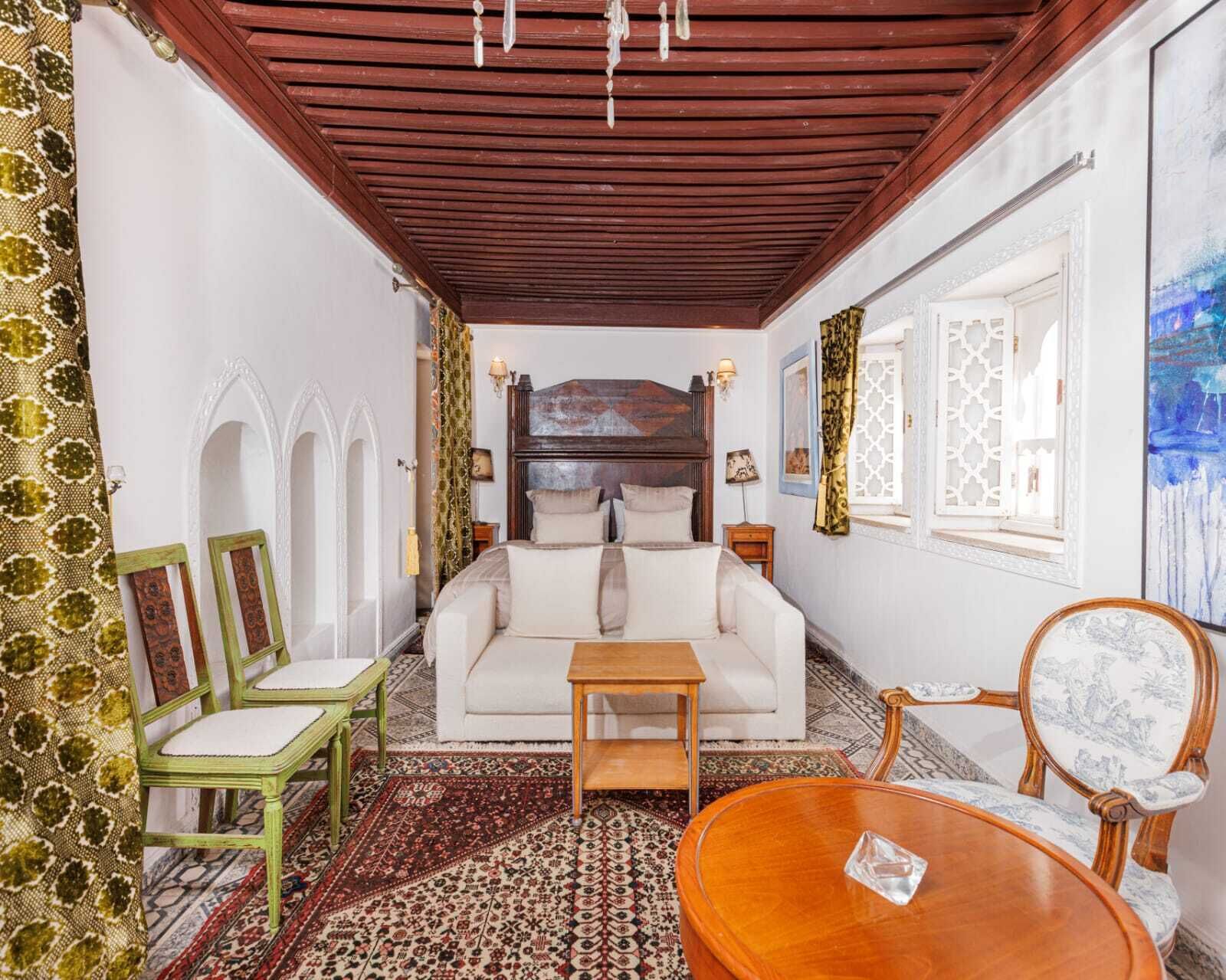 Luxury Double Room | In-room safe, soundproofing, iron/ironing board, WiFi (free)