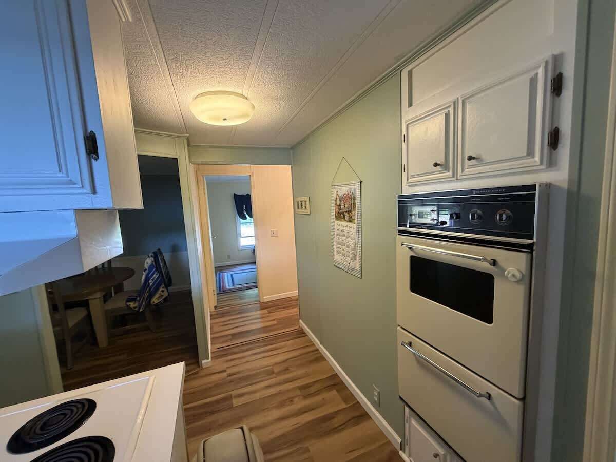 Kaffetrakter/tekoker, kokeplater, oppvaskmaskin og brødrister