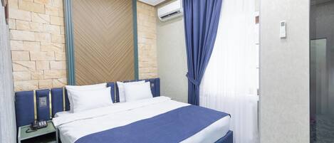Phòng đôi hoặc 2 giường đơn Tiêu chuẩn, quang cảnh thành phố | Bộ đồ giường kháng dị ứng, minibar, két bảo mật tại phòng, bàn