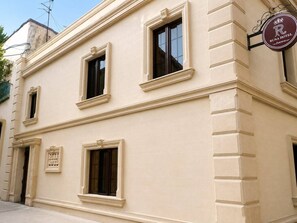 Exterior detail - Runa Hotel Baku (Baku)