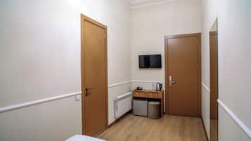 Chambre Simple Économique, vue ville | Literie hypoallergénique, minibar, coffres-forts dans les chambres