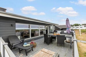 Outdoor dining - 84328 Ebeltoft - Gåsehagevej 7 (Øer Strand)