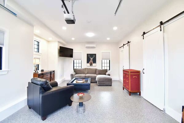 Living area - Tiny Homes | Low Country with Studio (Richmond)
