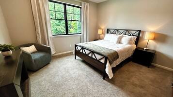 3 bedrooms, desk, iron/ironing board, WiFi (free)