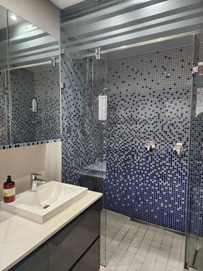 Room, 1 Bedroom, Patio | Bathroom - Room-oceanview King En-suite (Cape Town)