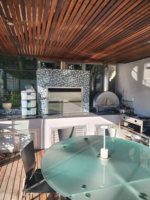 Room, 1 Bedroom, Patio | Outdoor dining - Room-oceanview King En-suite (Cape Town)