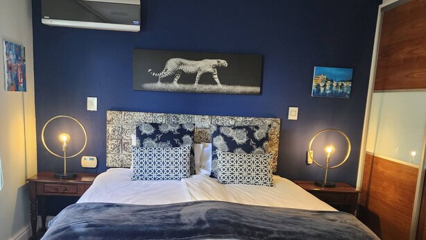 Unclassified image, 1 of 19, button - Room-oceanview King En-suite (Cape Town)