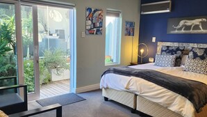 Unclassified image, 3 of 19, button - Room-oceanview King En-suite (Cape Town)