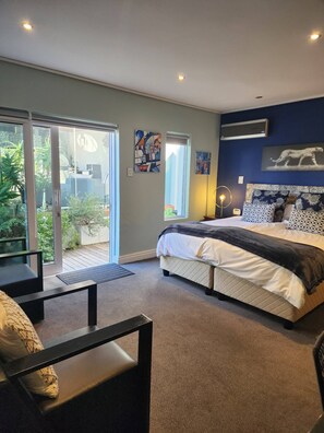 Room, 1 Bedroom, Patio - Room-oceanview King En-suite (Cape Town)