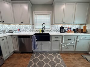 Private kitchen - Cottage Style House in Milwaukee’s Bay View Neighborhood – 1 Block from the Lake (Milwaukee)