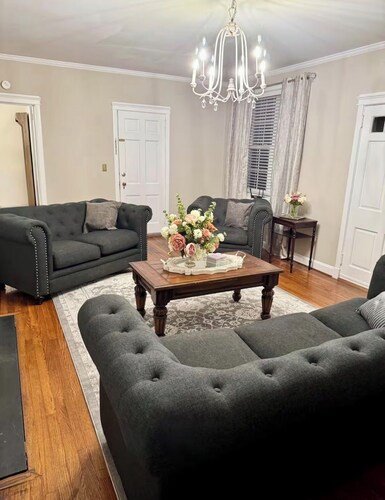 Magnificent Morningside Manor