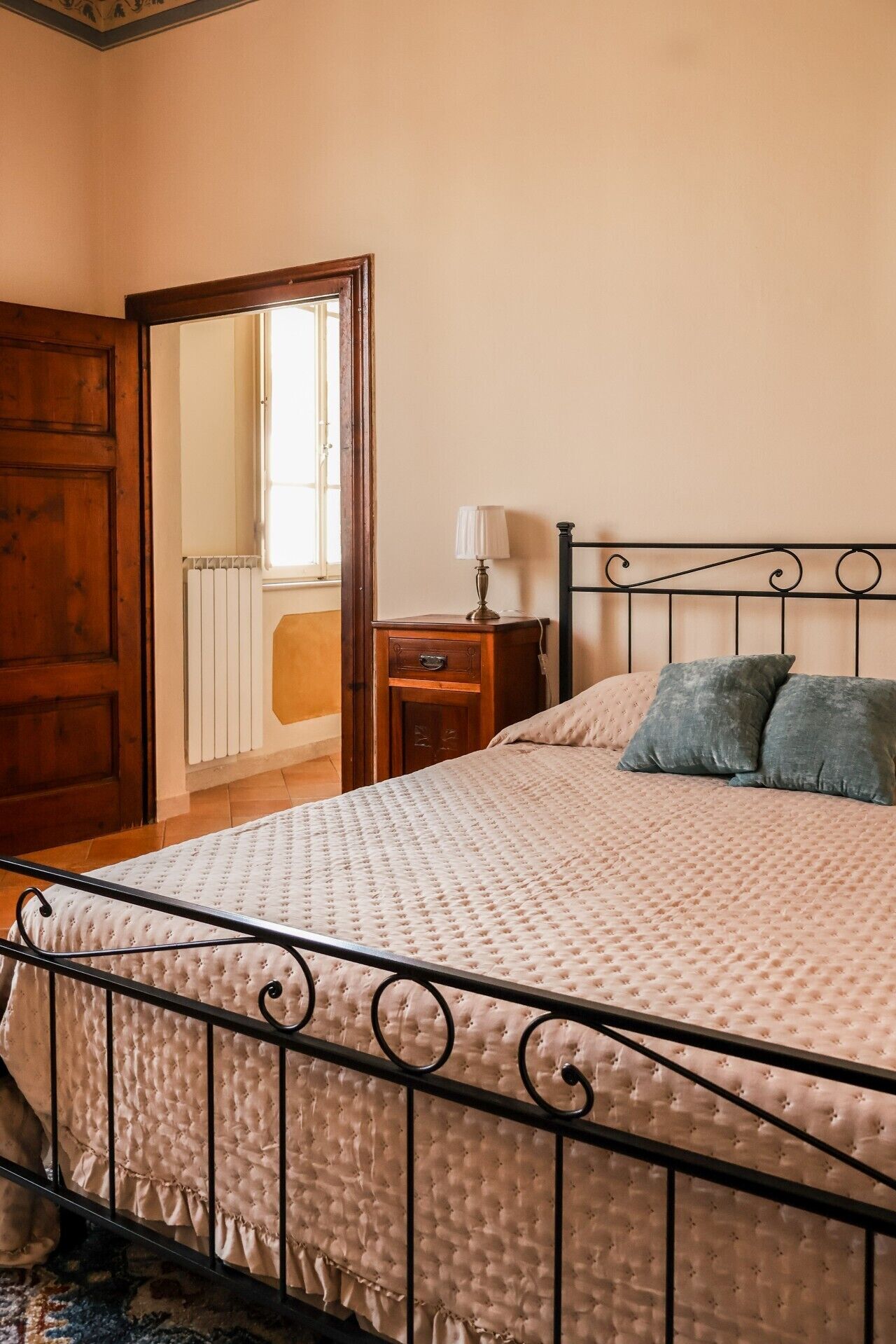 2 camere, una scrivania, Wi-Fi, lenzuola
