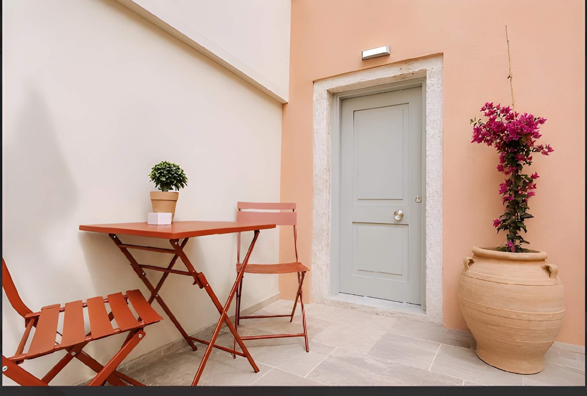 Deluxe Apartment, Canal View | Outdoor dining