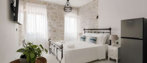 Deluxe Apartment, Canal View