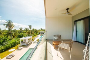 Terrace/patio - 2-bedroom with Lagoon and Pool View (Bavaro)