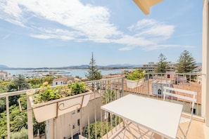 Outdoor dining - Antares Rooms and Suites (OLBIA)