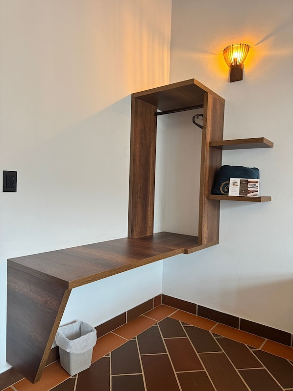 Standard Double Room, Balcony, Mountain View | Interior