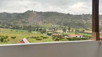 Quarto quádruplo standard, vista para a montanha | Vista para a montanha