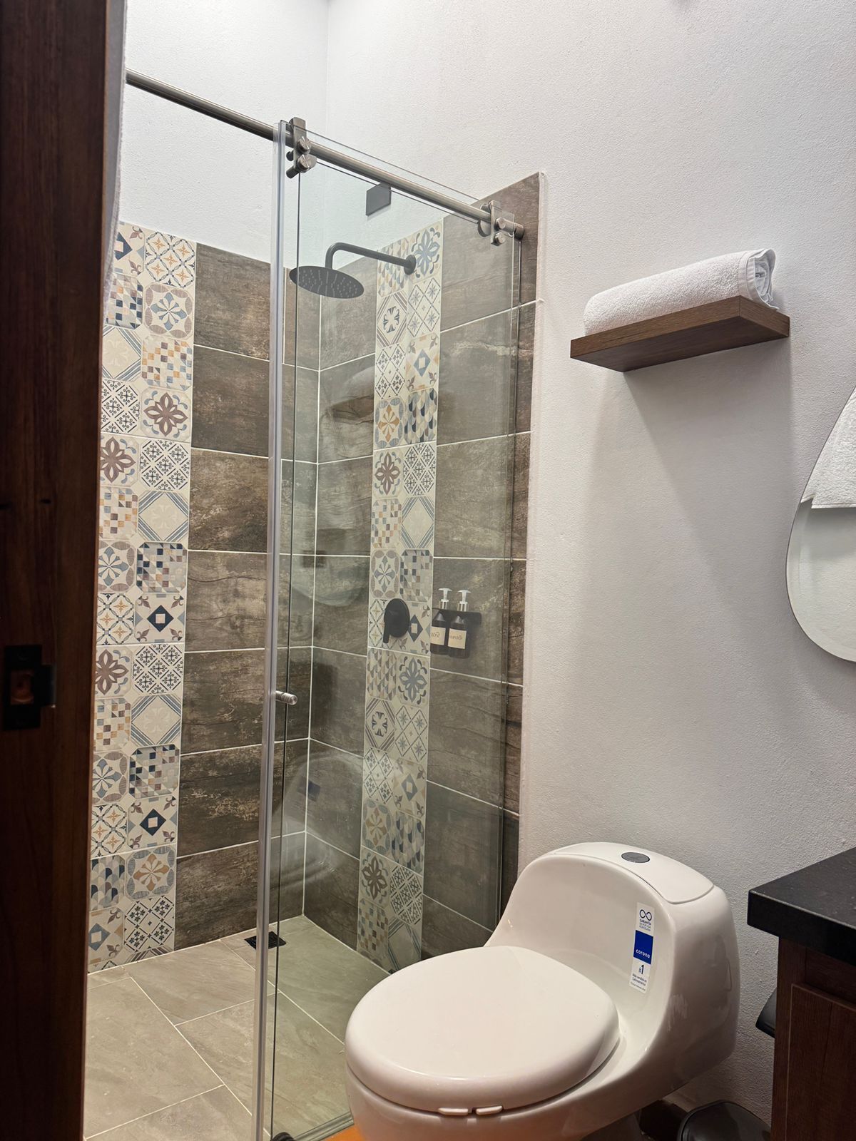 Family Room | Bathroom
