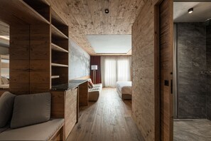 Comfort Double Room, Mountain View | In-room safe, blackout curtains, soundproofing, free WiFi - The Ski Lodge (Val de Bagnes)