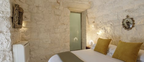 Habitación doble clásica | Caja de seguridad en la habitación, wifi gratis y ropa de cama