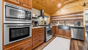 Private kitchen - Cozy Cabin, Sauna! Hot Tub! Filtered Lake Views! (Oakland)