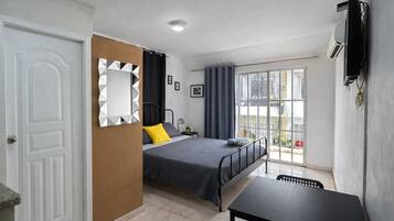Room, 1 Bedroom, Smoking, Balcony