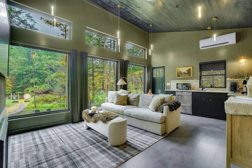 Romantic Riverside Getaway! Riverview Hot Tub!