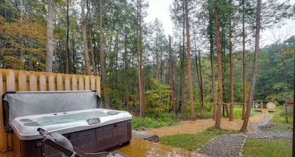 Romantic Riverside Getaway! Riverview Hot Tub!