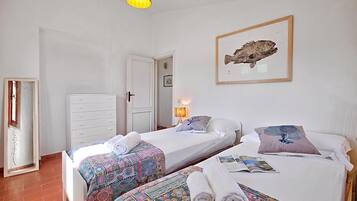 Family House, 3 Bedrooms, 2 Bathrooms (Villa Janela Escape & Retreat, 30m)