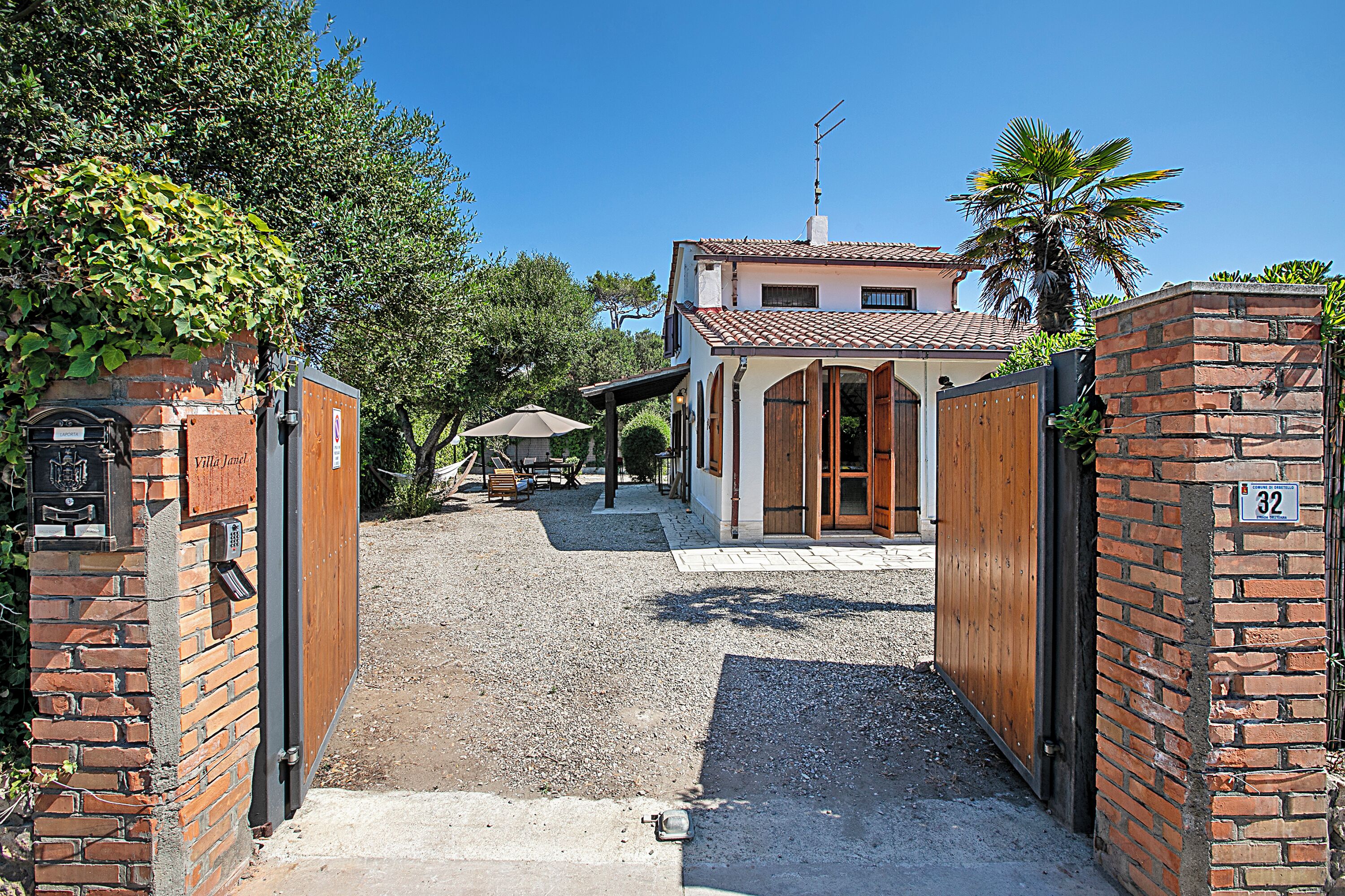 Family House, 3 Bedrooms, 2 Bathrooms (Villa Janela Escape & Retreat, 30m) | Exterior