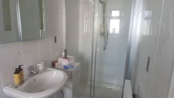 Family Triple Room, Courtyard View | Bathroom | Slippers