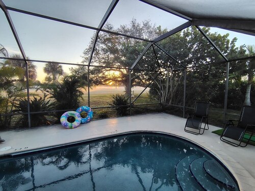 3/2 Heated Pool • Close to Beach • Trails • Golf