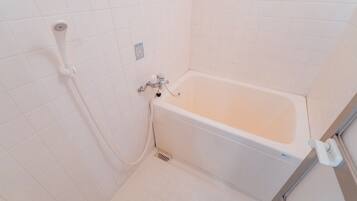 Room | Bathroom | Free toiletries, hair dryer, towels, shampoo
