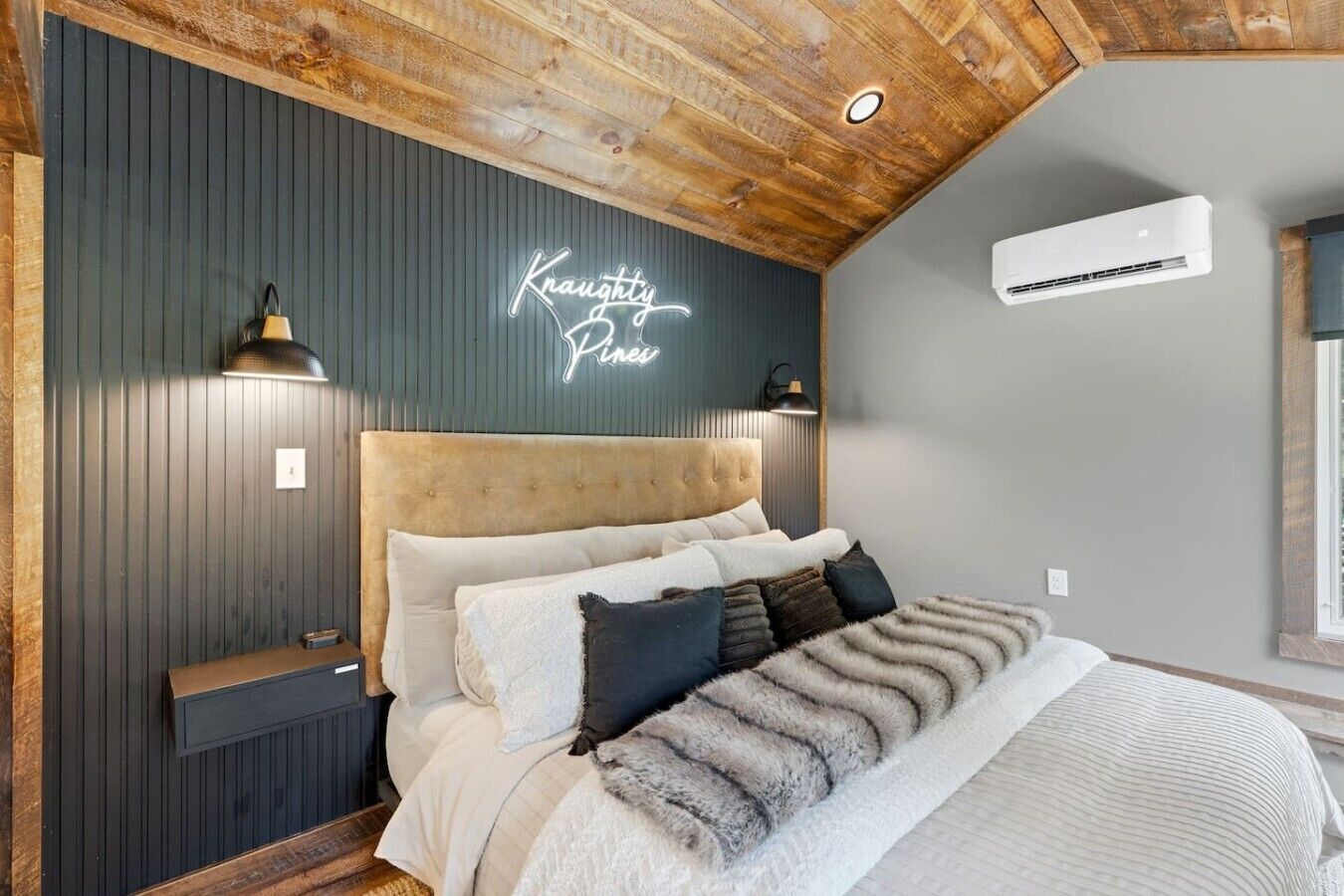 WiFi, bed sheets