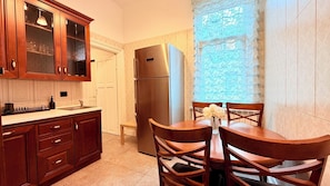 Comfort Apartment, 2 Bedrooms, Non Smoking, Private Bathroom | Private kitchen | Full-size fridge, oven, stovetop, cookware/dishes/utensils - Refined Living on Calea Victoriei (Bucharest)