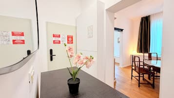 Apartemen Comfort, 2 kamar tidur, Bebas Asap Rokok | Interior