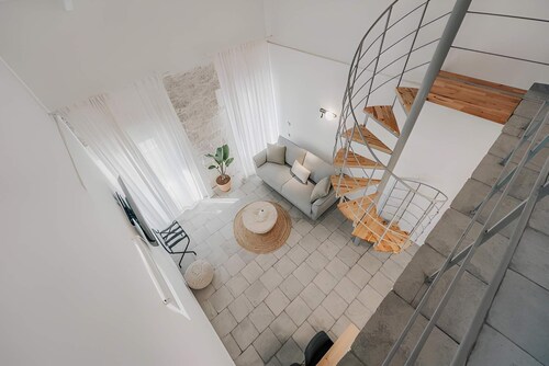 Luminis Residence by All about Paxos
