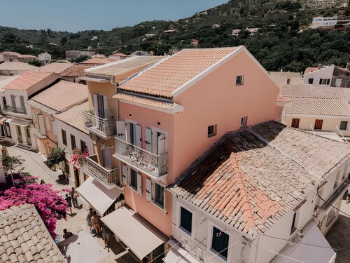 Luminis Residence by All about Paxos